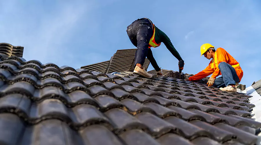 Roof Specialist Insights: Unveiling the Secrets of Expert Roof Care